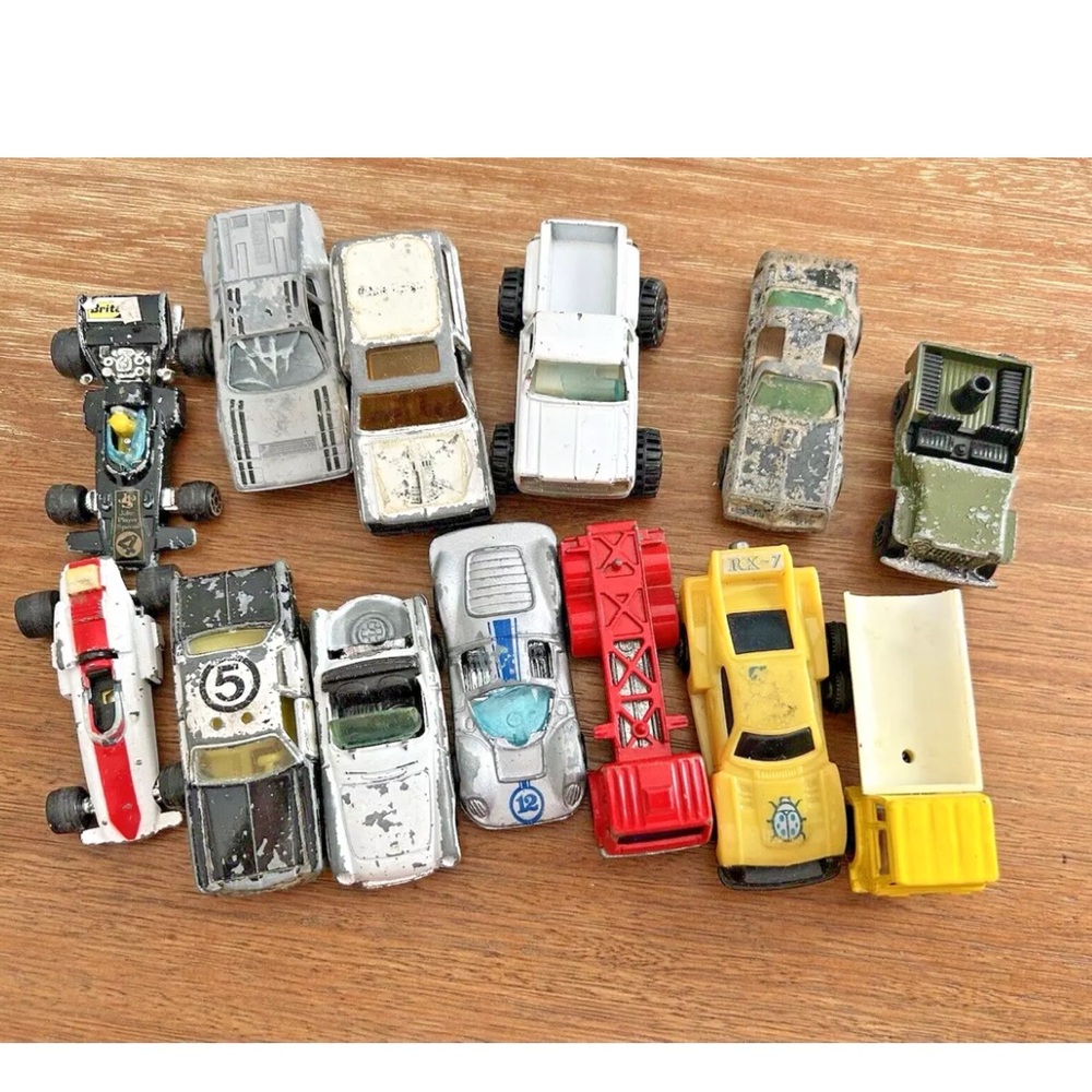 Vintage lot 33 die cast cars trucks France England US Hong Kong play project